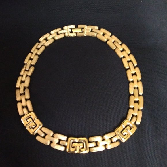 ❤️Vtg 80s Iconic GIVENCHY Gold Logo GG Link Runway Collar Necklace - Picture 2 of 8
